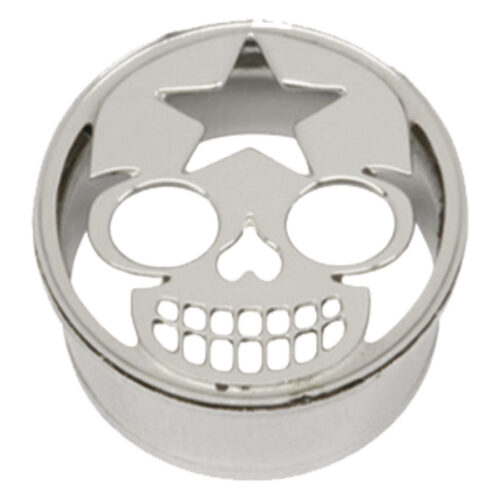 Silberner Tunnel mit Starskull-Design aus Chirurgenstahl, frontal auf weißem Hintergrund