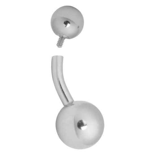 Silbernes Bauchnabelpiercing mit zwei Kugeln auf weißem Hintergrund