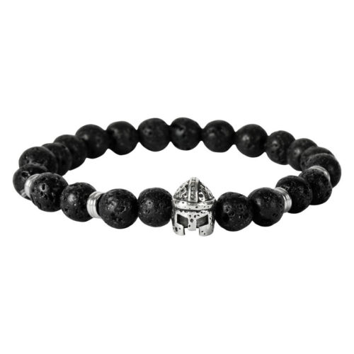 Armband mit schwarzen Lava-Perlen und silbernem Wikingerhelm auf weißem Hintergrund