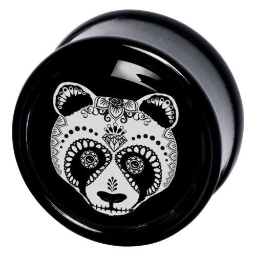 Schwarzer Plug mit Panda-Design auf schwarzem Hintergrund