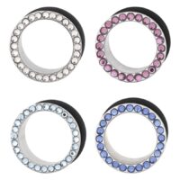 Jewelled Single Flared Tunnel, Kristallfarben Vier silberne Tunnels mit bunten Kristallen auf weißem Hintergrund