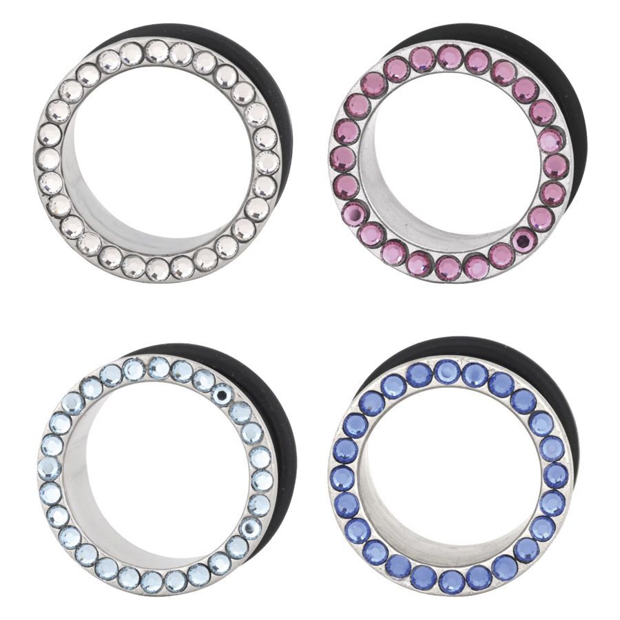 Jewelled Single Flared Tunnel, Kristallfarben Vier silberne Tunnels mit bunten Kristallen auf weißem Hintergrund