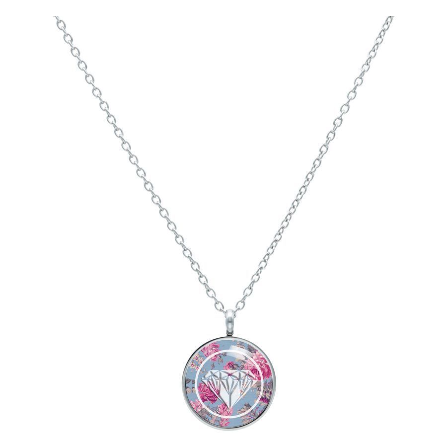 Diamond Roses Blue Kette in Silber Silberne Kette mit rundem Anhänger, verziert mit blauen und rosa Blumenmuster auf weißem Hintergrund