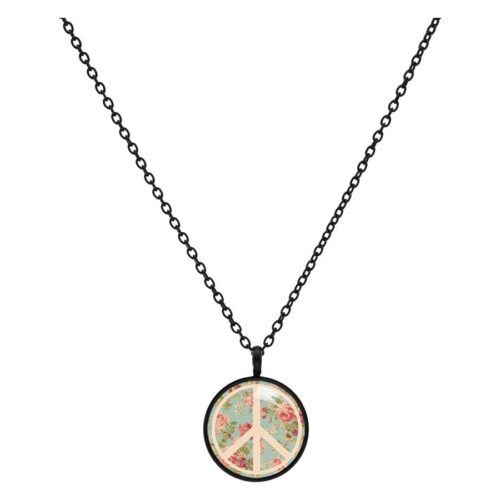 Schwarze Kette mit rundem Anhänger und Peace-Zeichen auf mintfarbenem Hintergrund mit Rosenmuster