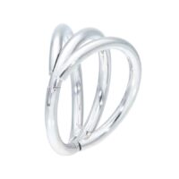 Silberner 3-Ringe Clicker Piercing Silberner 3-Ringe Clicker aus Chirurgenstahl vor weißem Hintergrund