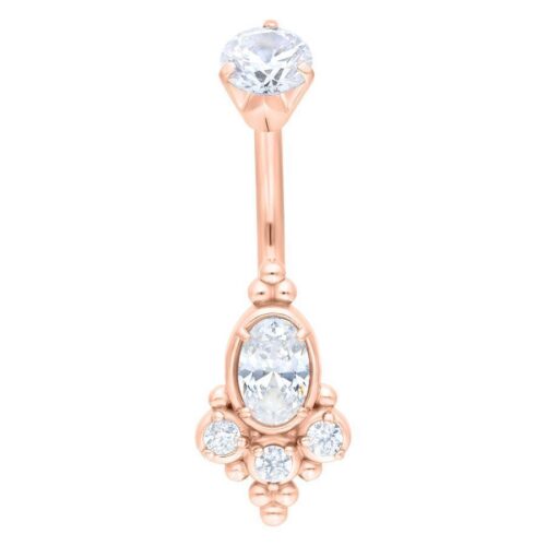 Roségoldenes Bauchnabelpiercing mit klaren Kristallen auf weißem Hintergrund
