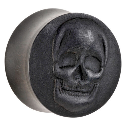 Schwarzer Ebenholz Plug mit Schädelmotiv auf hellem Hintergrund