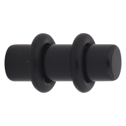 Schwarzer PMMA Plug mit glatter Oberfläche auf weißem Hintergrund