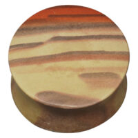 Zebra Plug aus Stein, 14-28 mm Runder Zebra Stein Plug in Erdtönen auf weißem Hintergrund