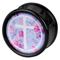 Wildcat Plug mit Kreuz und Rosenmotiv Schwarzer Plug mit weißem Kreuz und rosa Rosen auf blauem Hintergrund