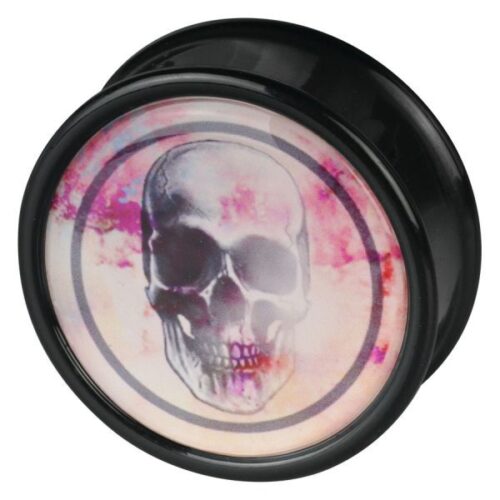 Schwarzer Plug mit rosa Schädelmotiv auf weißem Hintergrund