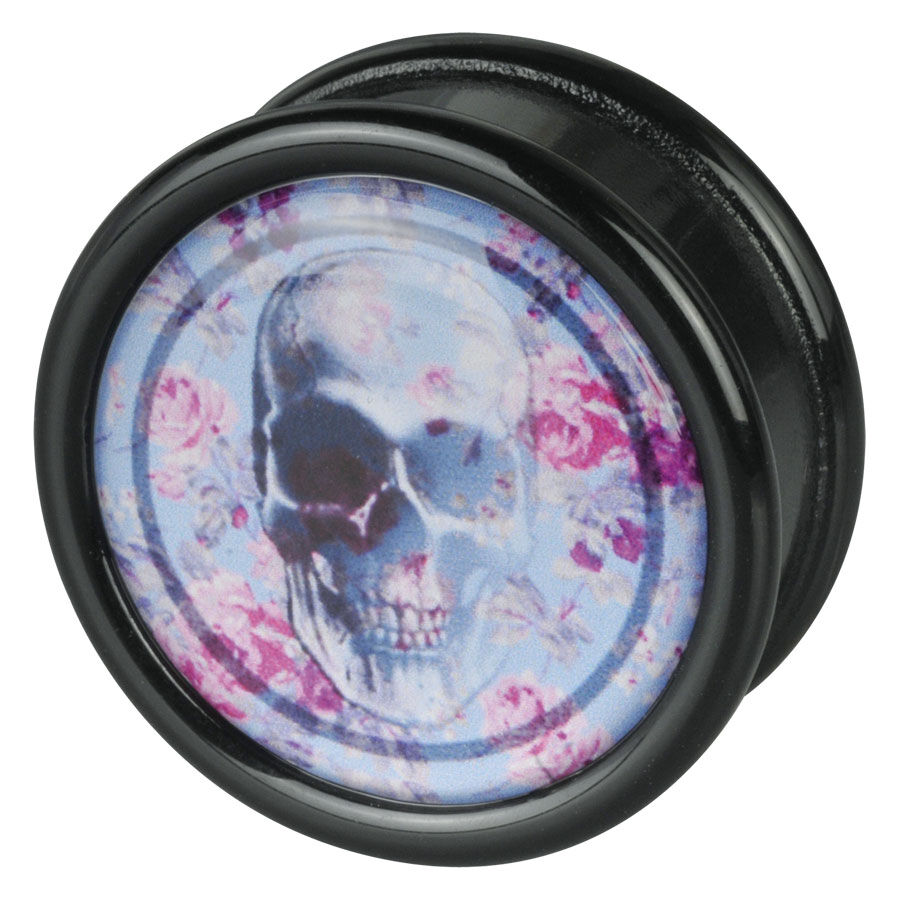 Wildcat® Plug mit Totenkopf und Rosenmotiv Runder Plug aus PMMA mit Totenkopf und rosa Blumen auf blauem Hintergrund