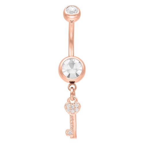 Bauchnabelpiercing in Roségold mit funkelndem Schlüsselanhänger auf weißem Hintergrund