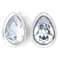 Zwei ovale Kristall Plugs in Silber auf weißem Hintergrund