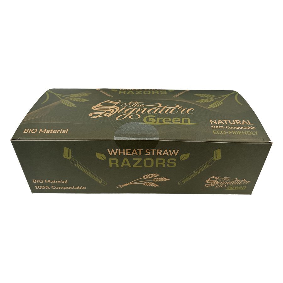 Biologisch abbaubarer Einwegrasierer in grüner Verpackung Grüne, biologisch abbaubare Einwegrasierer-Verpackung aus Weizenstroh auf weißem Hintergrund