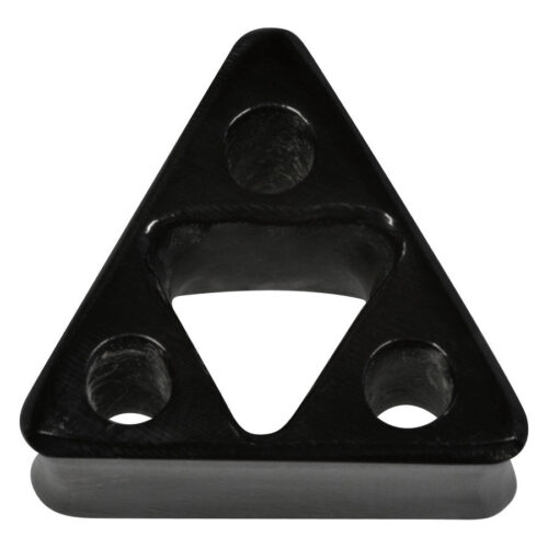 Schwarzer dreieckiger Horn Plug mit Cutout auf weißem Hintergrund