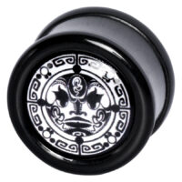 Schwarzer Mondwächter Plug mit weißem Maori Muster auf schwarzem Hintergrund