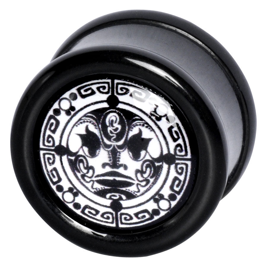 Schwarzer Mondwächter Plug mit weißem Maori Muster auf schwarzem Hintergrund