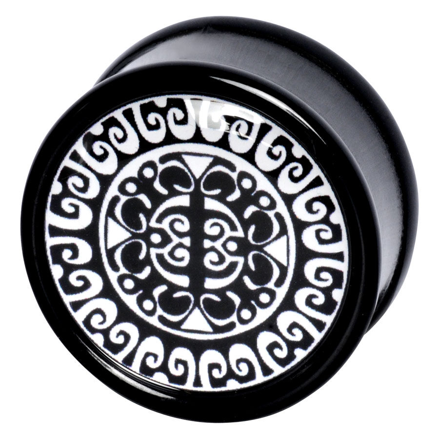 Schwarzer PMMA-Nachtschwärmer Plug Runder schwarzer Plug mit weiß-schwarzem Maori-Muster aus PMMA