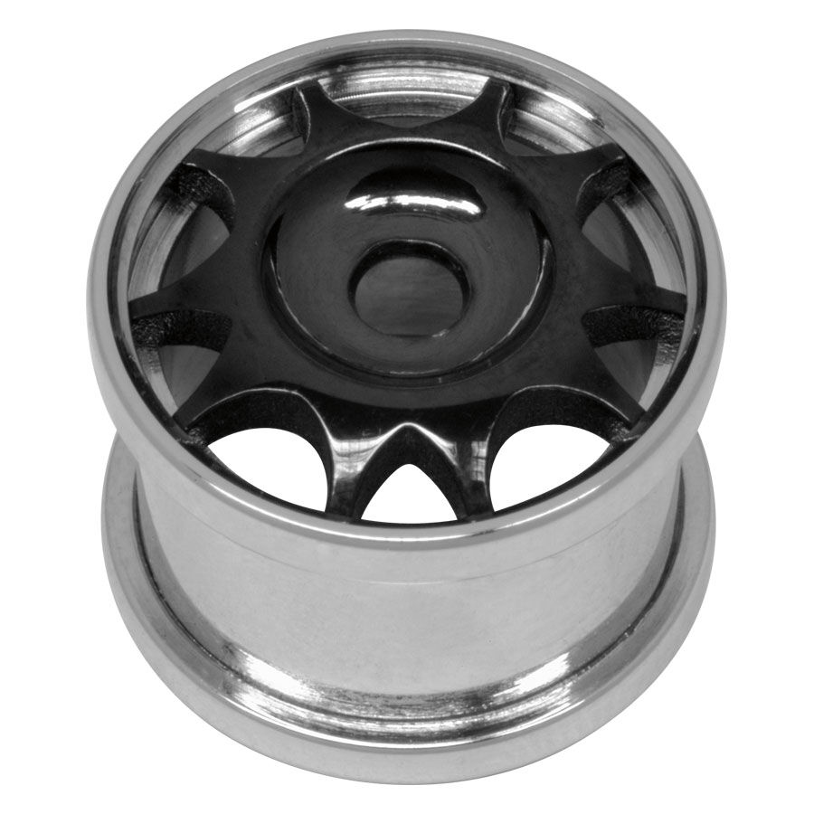 Silberner Flesh Tunnel aus Chirurgenstahl mit Rad-Design auf weißem Hintergrund