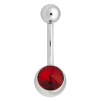 Titan Bauchnabel Piercing mit rotem Kristall, 8mm Silbernes Titan-Bauchnabelpiercing mit rotem Kristall auf weißem Hintergrund