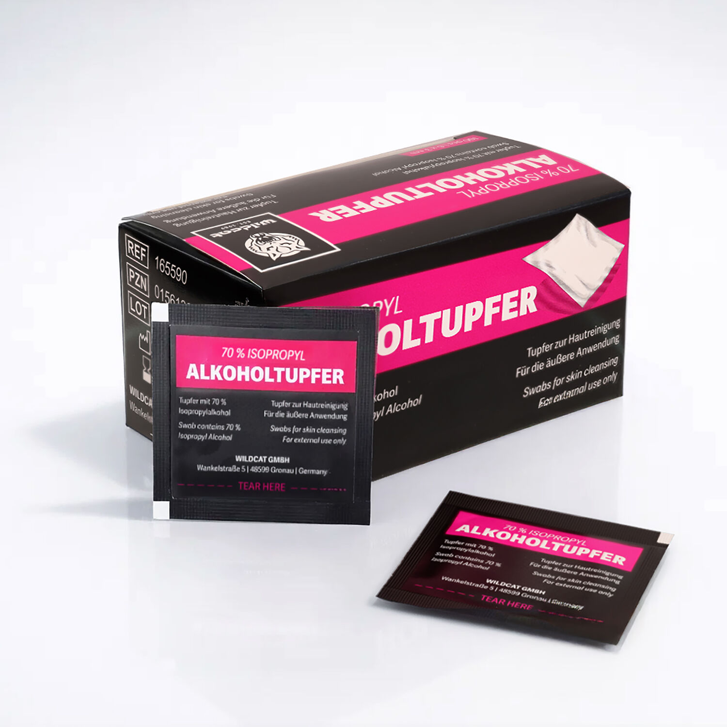 Wildcat Alkoholtupfer 6 x 3 cm Box Schwarze und pinke Verpackung mit Alkoholtupfer auf weißem Hintergrund