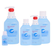 Blaue Desinfektionsflasche mit rotem Pumpverschluss auf weißem Hintergrund