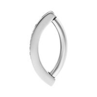 Silberner Crystal Belly Arch Clicker Piercing Silberfarbener Bauchnabel Clicker mit Kristallen auf weißem Hintergrund