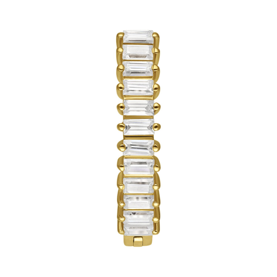 Goldener Bauchnabel Clicker mit rechteckigen Moissanit-Kristallen auf weißem Hintergrund