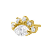 14K Gold Moissanite Aufsatz für Piercings Goldener 14K Aufsatz mit Moissanite-Stein und fünf kleineren Steinen auf weißem Hintergrund