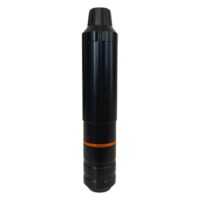 Schwarze HAWK PEN Unio mit orangefarbenem Ring auf weißem Hintergrund