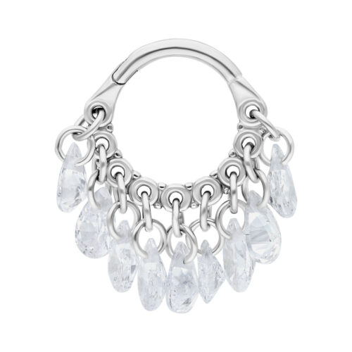 Silberner Hinged Ring mit hängenden klaren Kristallen auf weißem Hintergrund