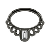 Schwarzer Hinged Princess Clicker mit Kristall Schwarzer Hinged Princess Clicker aus Chirurgenstahl mit kristallklarem Stein auf weißem Hintergrund