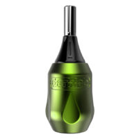 Hellgrüner Darklab Click Ergo 32 MM Griff Hellgrüner Tattoo-Griff Darklab Click Ergo 32 MM vor weißem Hintergrund