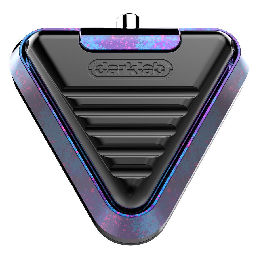 Delta Footswitch Cosmic Storm in Pink-Blau Dreieckiger Fußschalter aus Aluminium, schwarz mit pink-blauen Akzenten