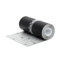 Dermalize® Pro Roll schwarz 15 cm x 10 m Schwarzer Dermalize® Pro Roll Folienverband, teilweise abgerollt auf weißem Hintergrund