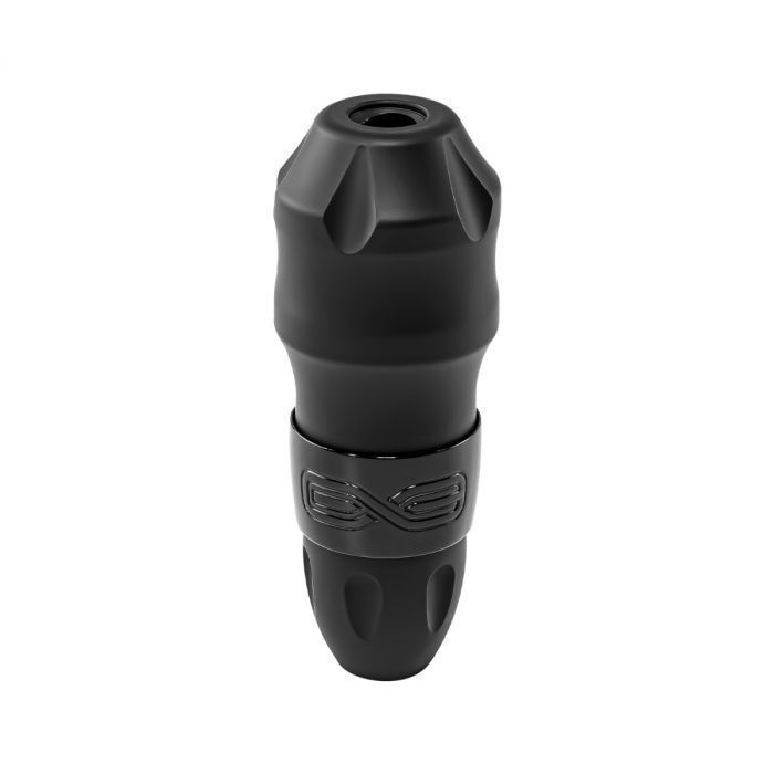 FK Irons EXO 3.2 mm Black Ops Tattoomaschine Schwarze FK Irons EXO 3.2 mm Tattoomaschine auf weißem Hintergrund