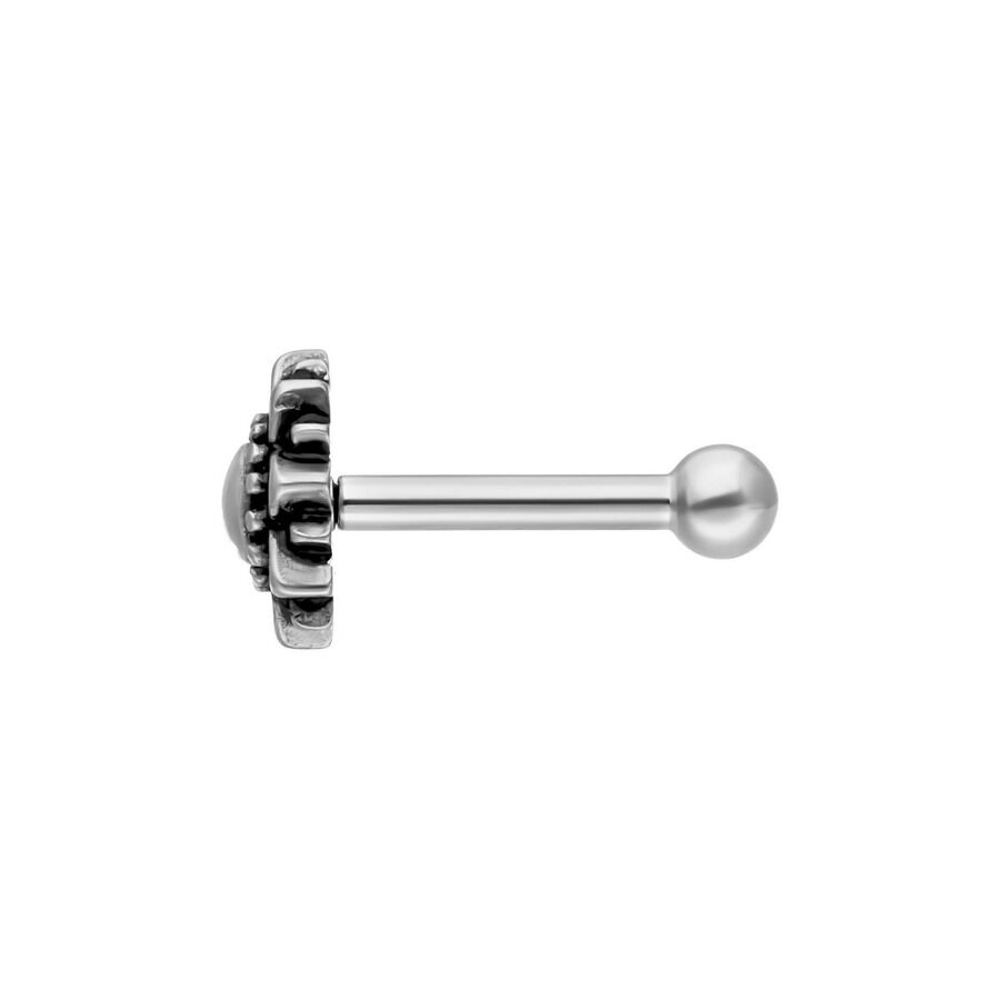 Silberner Sunflower Ohr Barbell Silberner Sunflower Ohr Barbell mit Blütenmotiv auf weißem Hintergrund