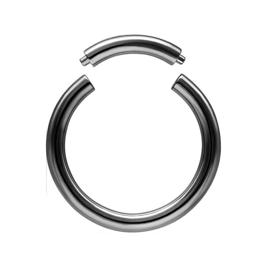 Schwarzer Segmentring aus Titan, 1,2 mm Stärke Schwarzer Titan-Segmentring, 1,2 mm stark, 7 mm Innendurchmesser auf weißem Hintergrund