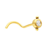 18K Gold Nasenstecker mit klarem Kristall Goldener Nasenstecker mit klarem Kristall auf weißem Hintergrund