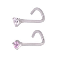 Nasenstecker mit Kristall in Klar und Rosa Zwei Nasenstecker aus Chirurgenstahl mit klaren und rosa Kristallen auf weißem Hintergrund