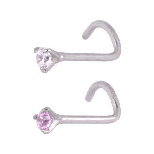 Zwei Nasenstecker aus Chirurgenstahl mit klaren und rosa Kristallen auf weißem Hintergrund