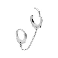 Silberne Cuffs mit kurzer Kette für Helix Silberne Helix-Cuffs mit kurzer Kette vor weißem Hintergrund