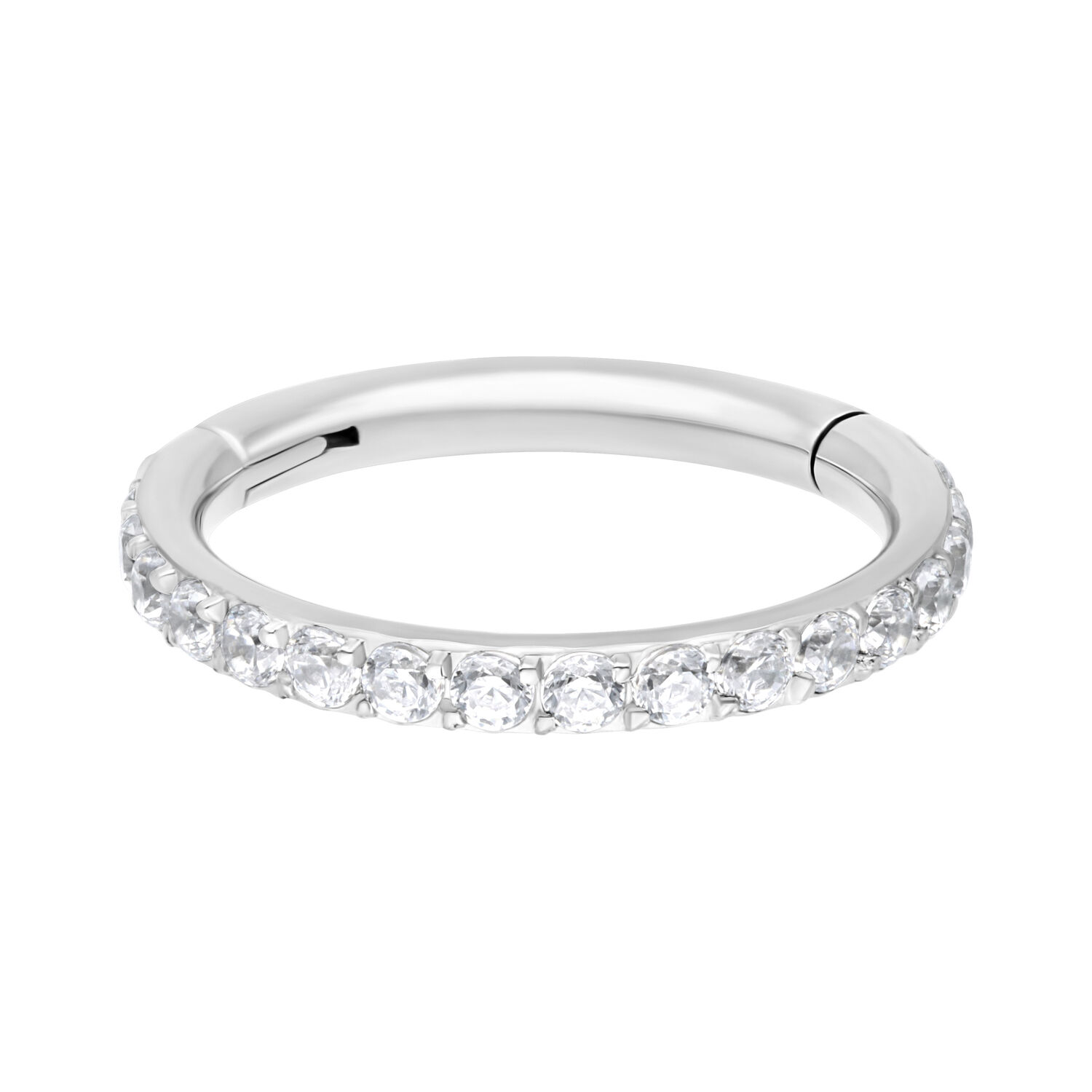 Silberner Conch Ring mit weißen Kristallen, 1,2 mm dick, auf weißem Hintergrund