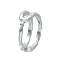 Silberner Balance Crystal Clicker Piercingring Silberner Piercingring aus Chirurgenstahl mit Kristallen auf weißem Hintergrund