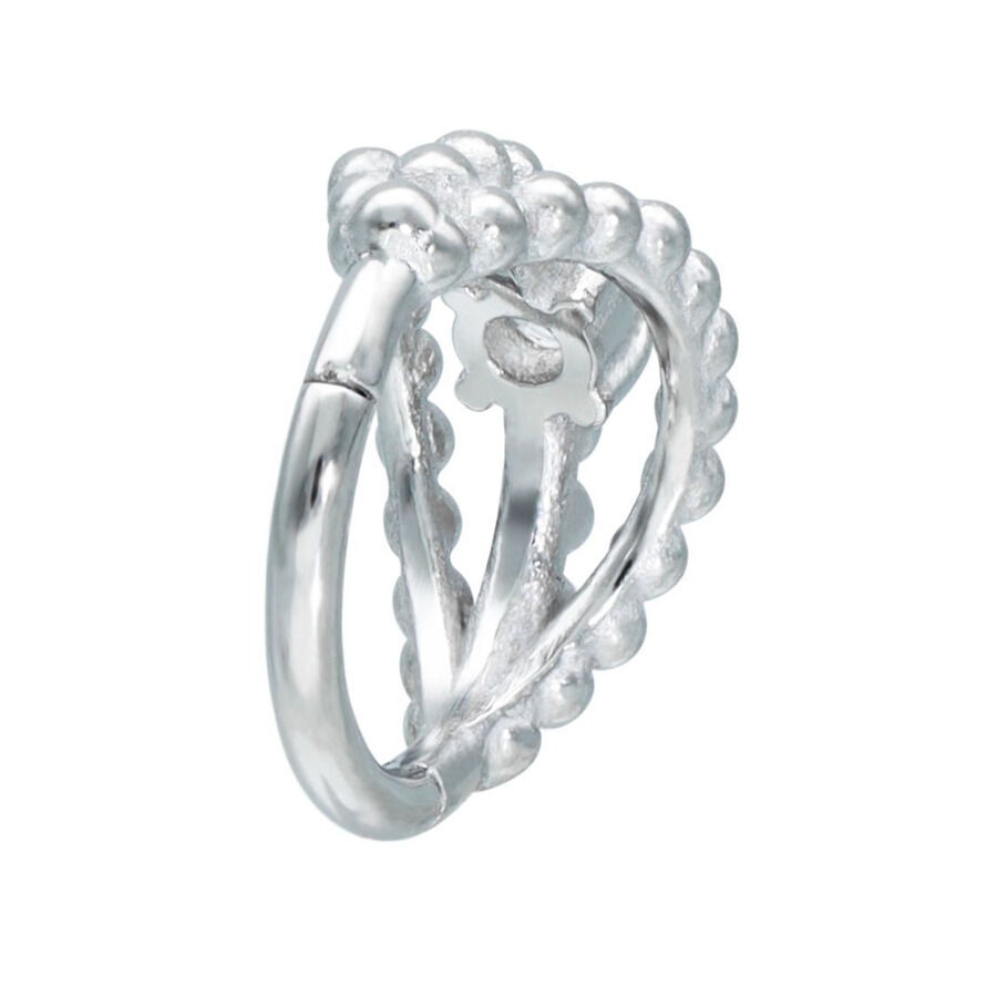 Silberner Royality Clicker Piercingring Silberner Piercingring mit Kugelstruktur auf weißem Hintergrund