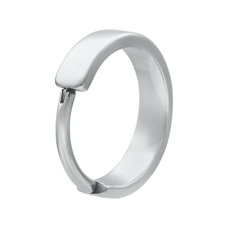 Silberner Grand Statement Clicker Piercingring Silberner Hinged Ring aus Chirurgenstahl auf weißem Hintergrund