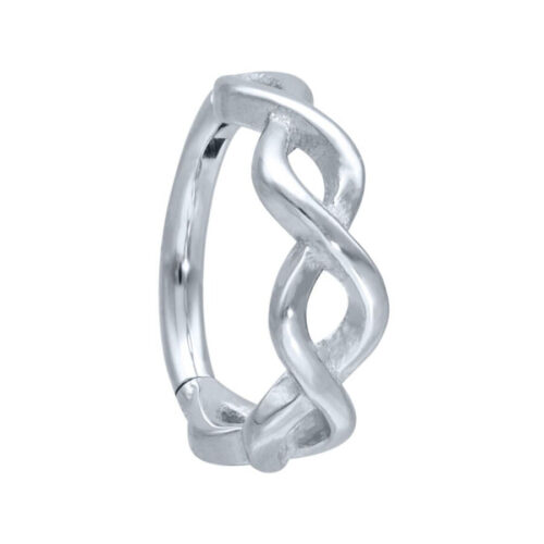 Silberner DNA Clicker Piercingring aus Chirurgenstahl 316L auf weißem Hintergrund