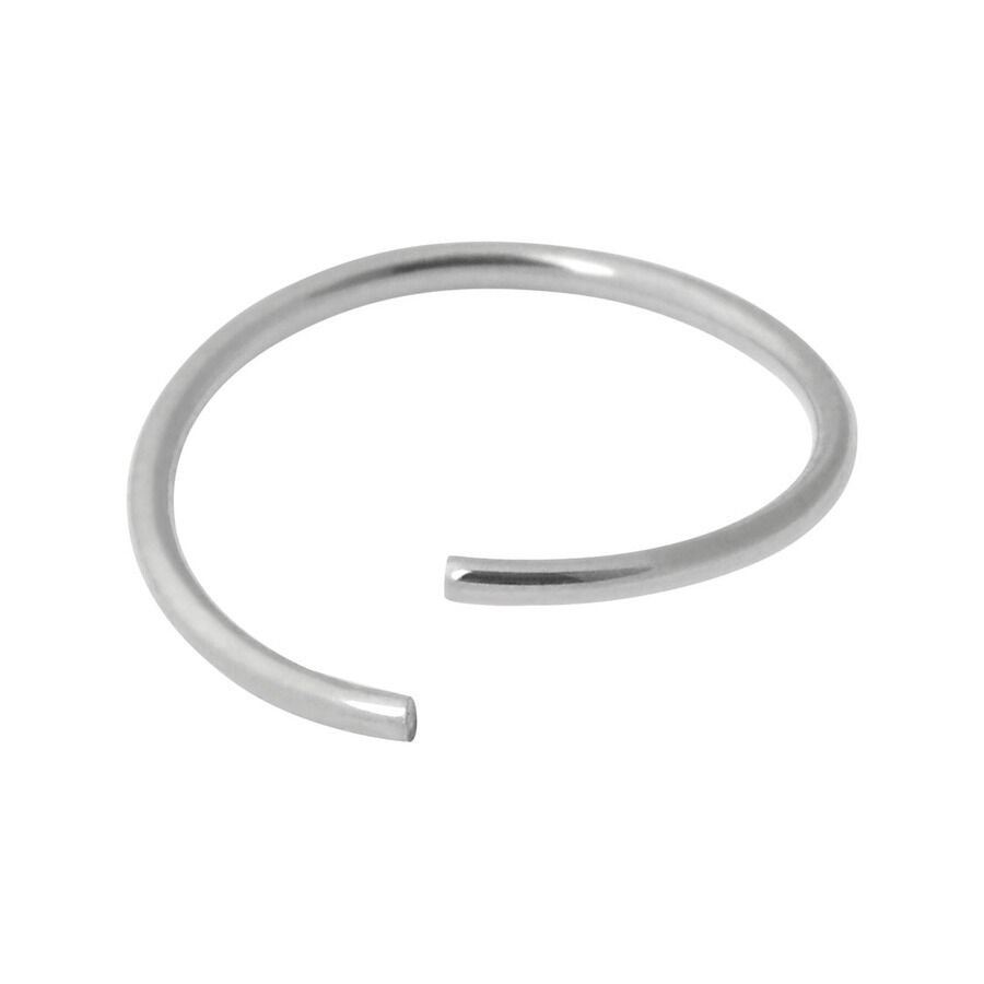 Silberner Continuous Ring, Chirurgenstahl Silberner Continuous Ring aus Chirurgenstahl 316L auf weißem Hintergrund
