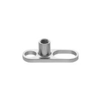 Silberner Dermal Anchor aus Titan Silberner Dermal Anchor aus Titan auf weißem Hintergrund
